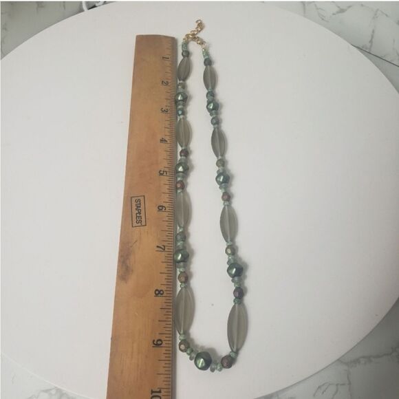 ARTISAN Lucite Resin Beaded Necklace Shades Of Green - Picture 5 of 5
